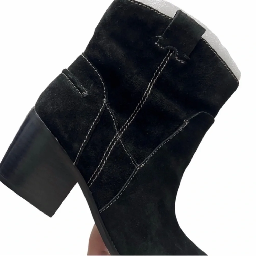 Vince Camuto Ankle Boots Black Suede Western Style Block Heel Maves Size 10.5